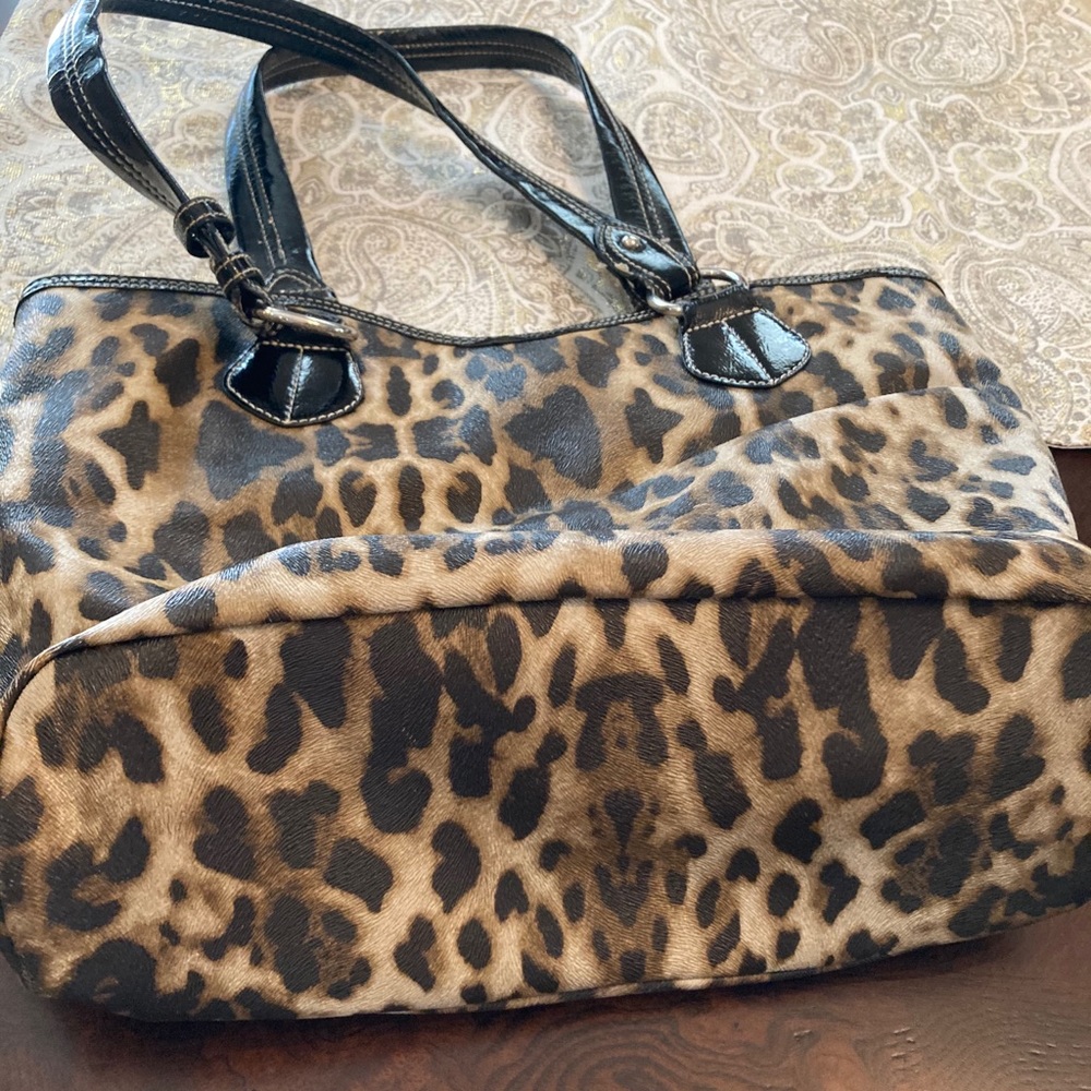 Nine West animal print purse pleather.